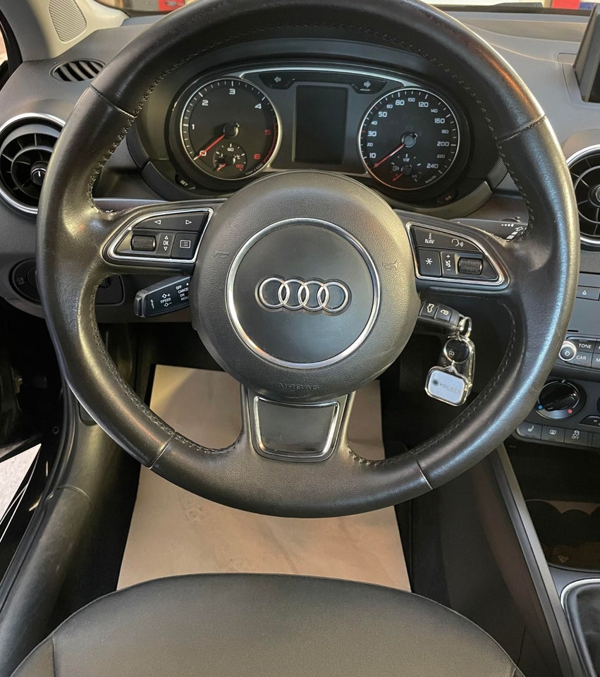 Audi A1 1,6 TDi 90 Ambition 3d