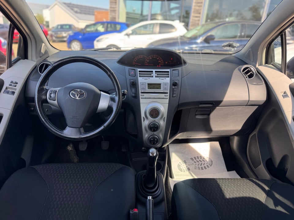 Toyota Yaris 1,8 VVT-i T-Sport 5d