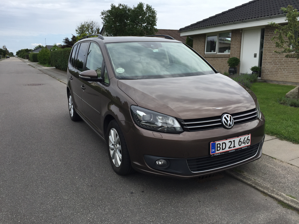 VW Touran 2,0 TDi 140 Comfortline DSG BMT 7prs 5d