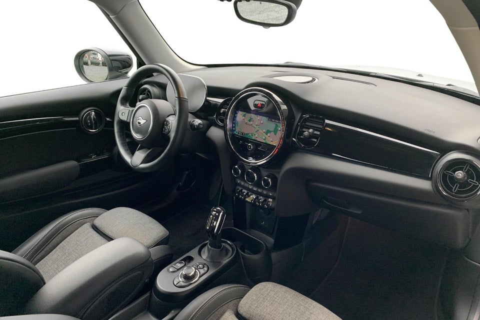 MINI Cooper SE Essential 3d