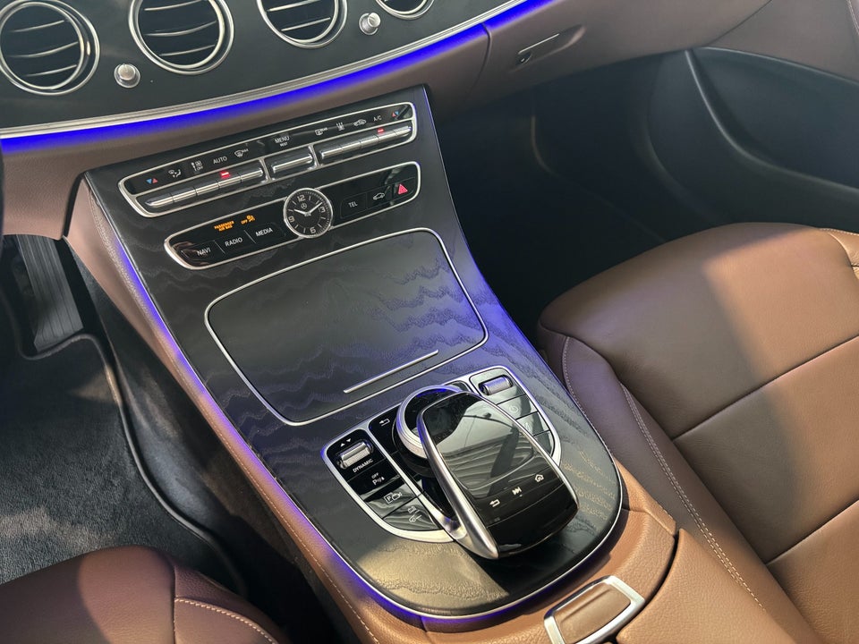 Mercedes E300 de 2,0 Avantgarde stc. aut. 5d