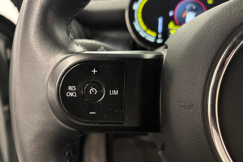 MINI Cooper SE Essential 3d