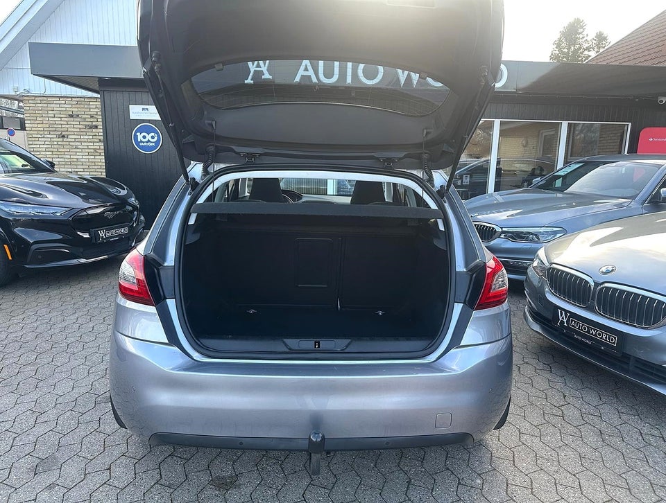 Peugeot 308 1,6 BlueHDi 120 Allure Sky 5d