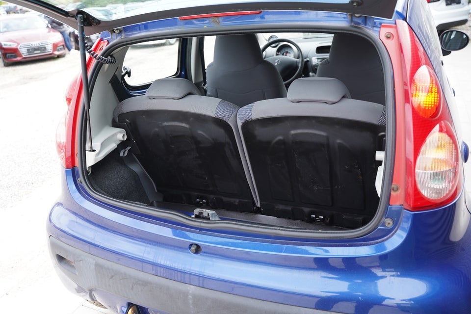 Peugeot 107 1,0 Urban 5d