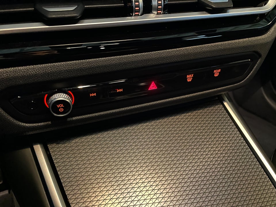 BMW 330e 2,0 Touring M-Sport aut. 5d