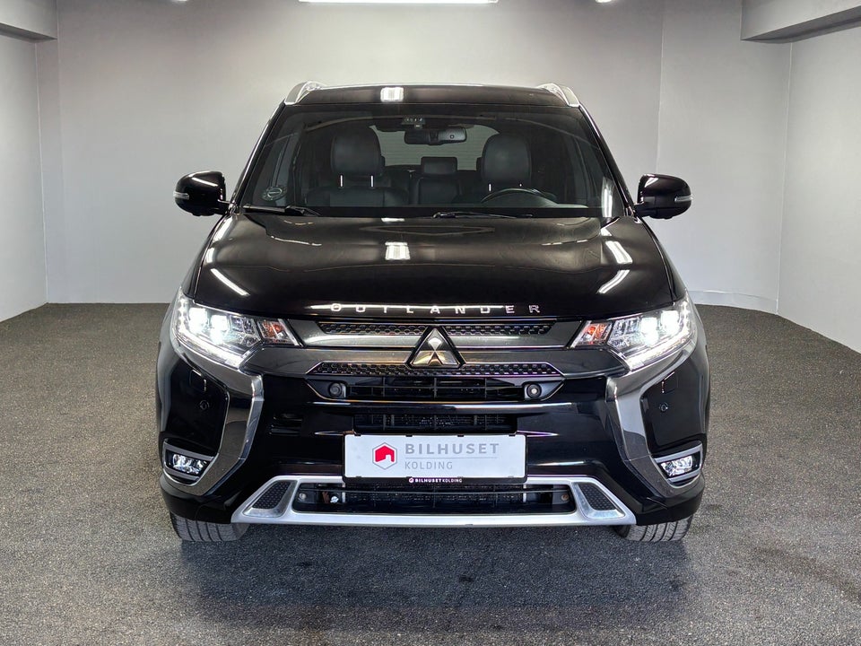 Mitsubishi Outlander 2,4 PHEV Instyle CVT 4WD 5d