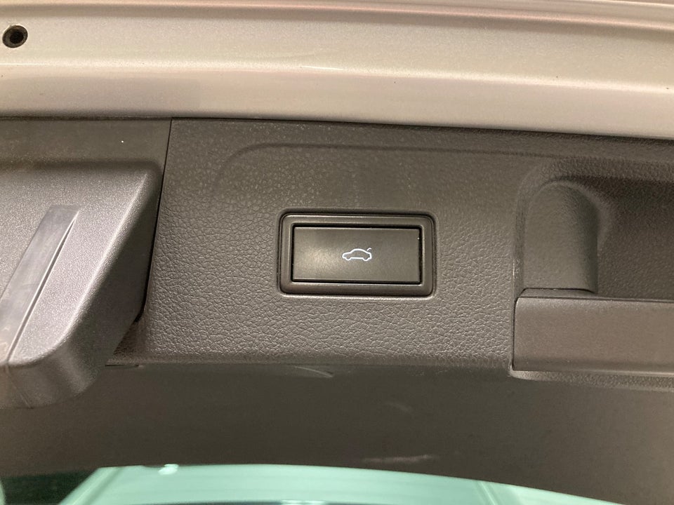 VW Passat 2,0 TSi 280 R-line Variant DSG 4Motion 5d