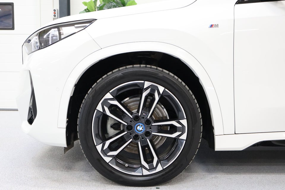 BMW iX1 xDrive30 M-Sport 5d