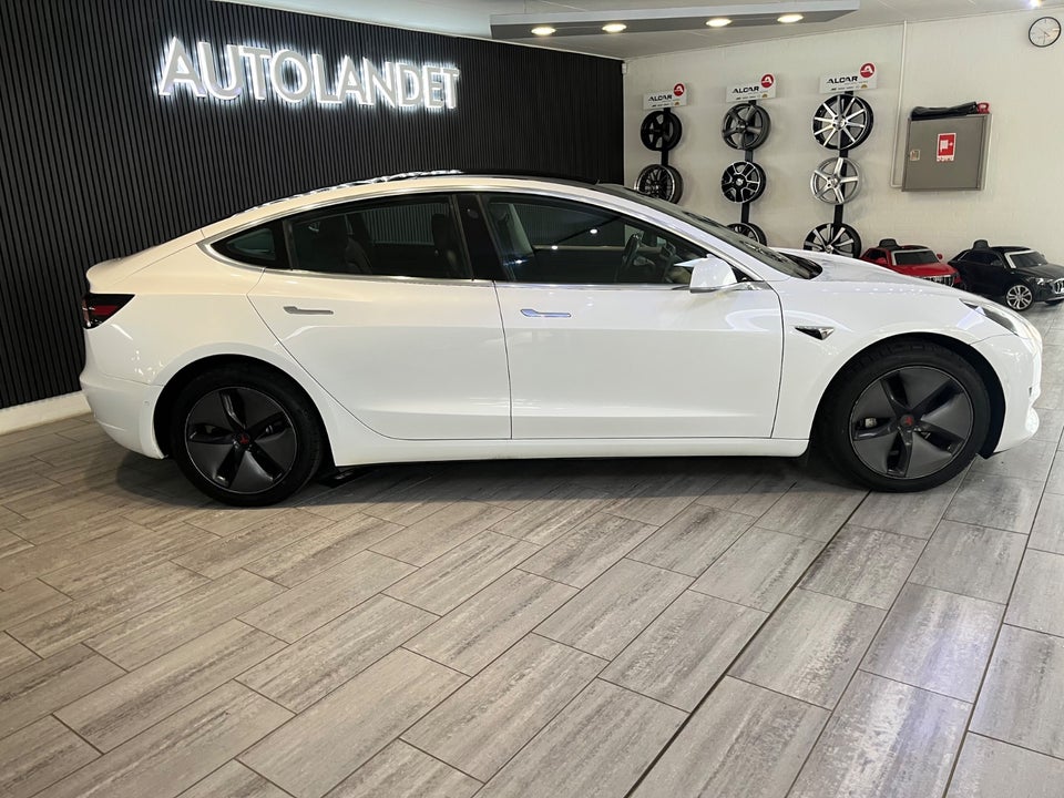 Tesla Model 3 Long Range RWD 4d