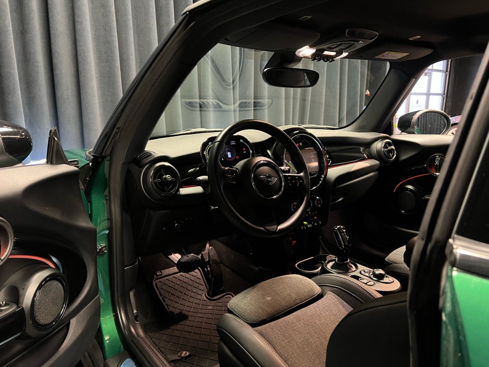 MINI Cooper SE Classic Trim 3d