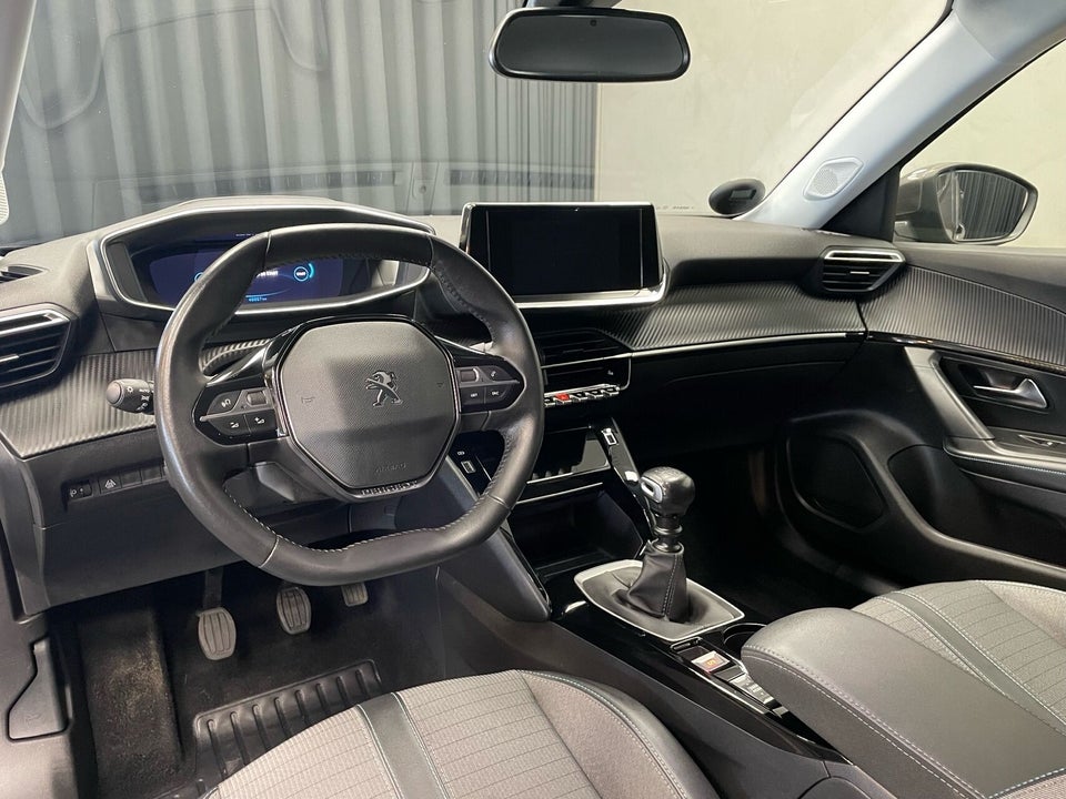 Peugeot 2008 1,2 PureTech 130 Sportium 5d