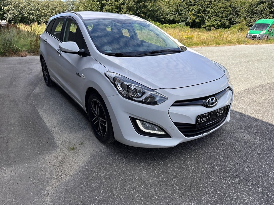 Hyundai i30 1,6 CRDi 110 Comfort Go! CW 5d