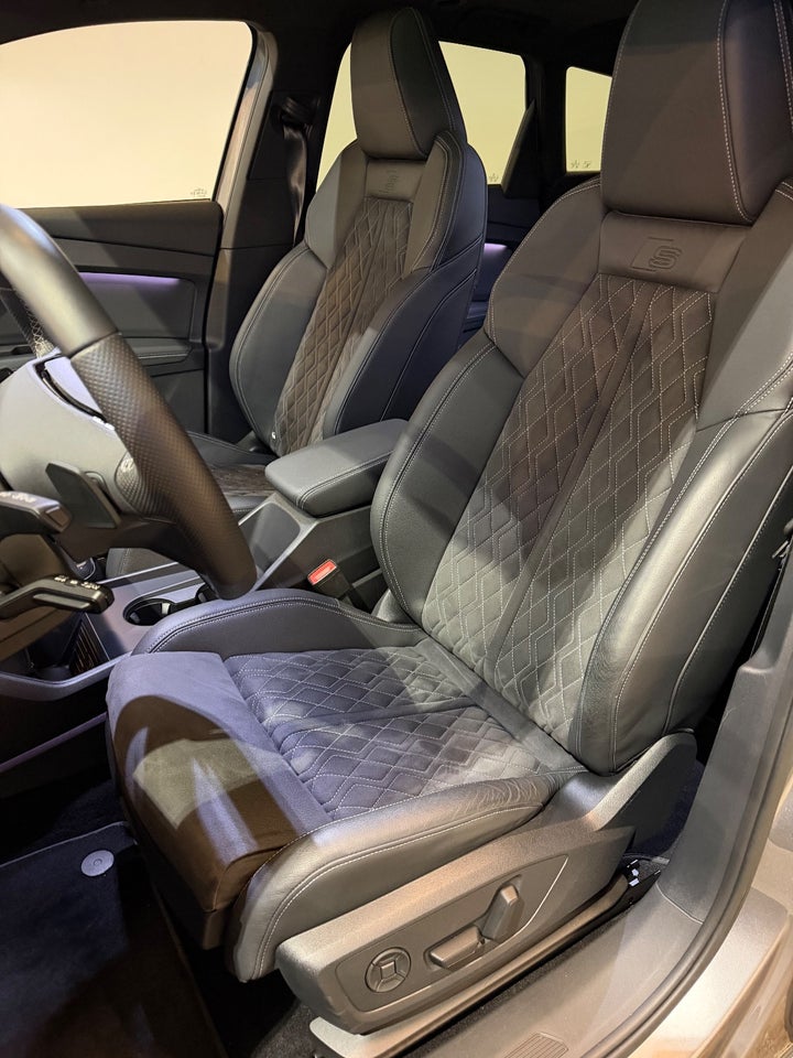 Audi Q4 e-tron 55 S-line quattro 5d