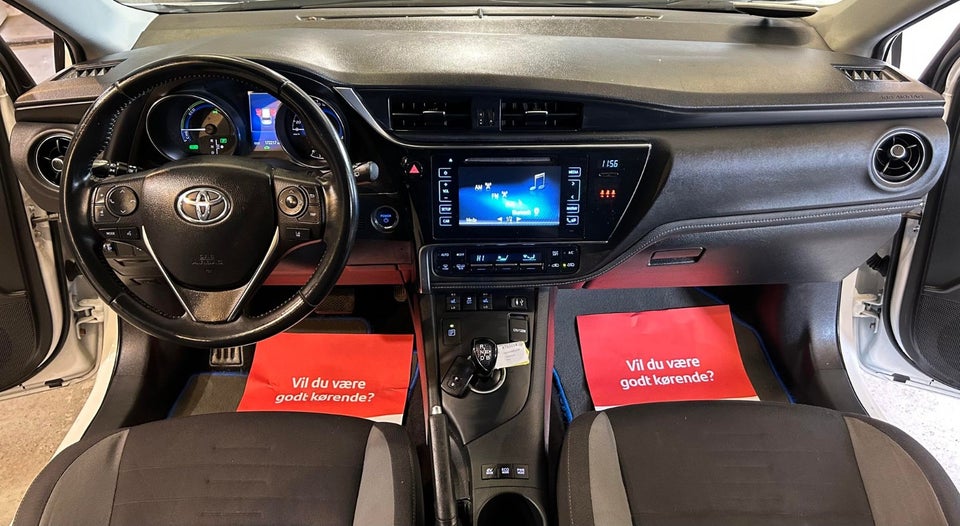 Toyota Auris 1,8 Hybrid Pure Touring Sports CVT 5d