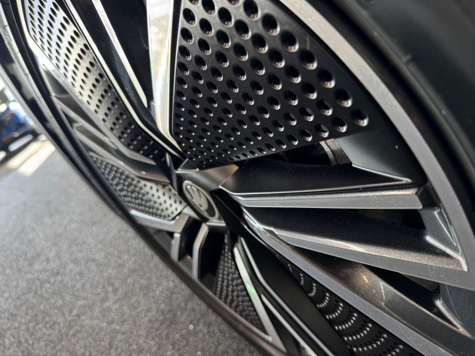 Skoda Elroq 85 iV Loft 5d