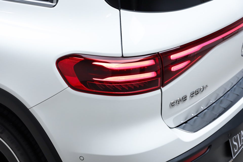 Mercedes EQB250+ AMG Advance 5d