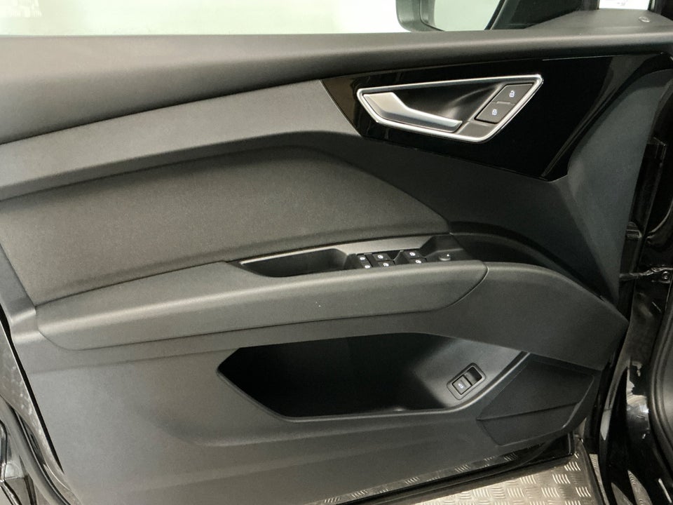 Audi Q4 e-tron 40 Advanced 5d
