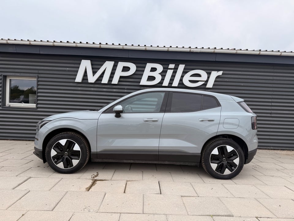 Volvo EX30 Standard Range Plus 5d