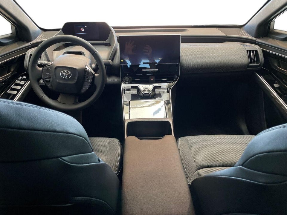 Toyota bZ4X Executive 5d