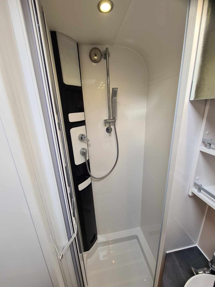 Hobby Optima De Luxe T70E 2,2 aut. 3d