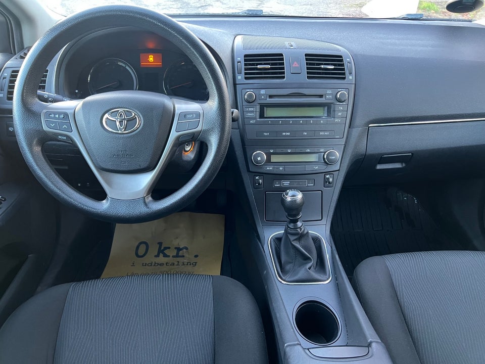 Toyota Avensis 1,6 VVT-i T1 stc. 5d