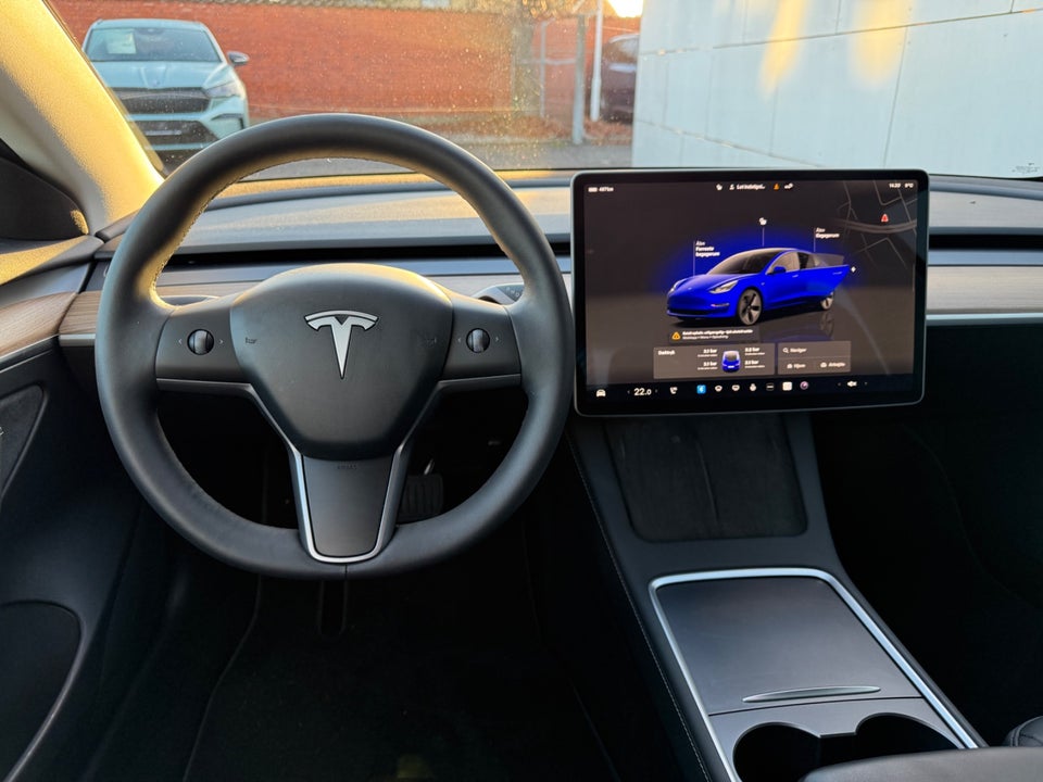 Tesla Model 3 Long Range RWD 4d