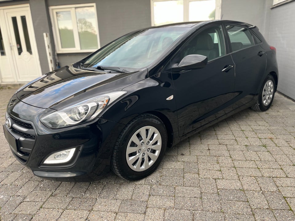 Hyundai i30 1,6 GDi Style Eco 5d
