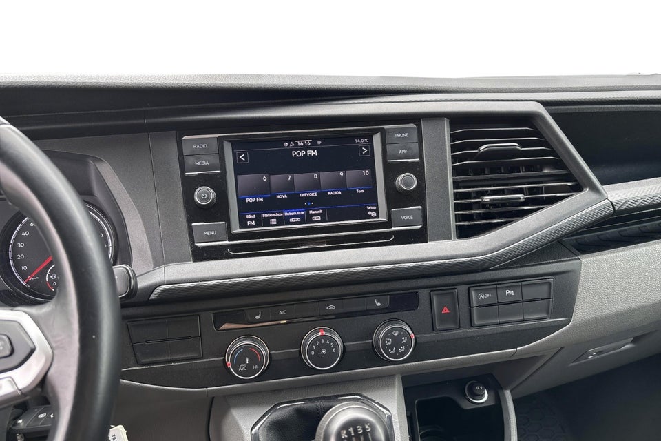 VW Transporter 2,0 TDi 110 Kassevogn lang