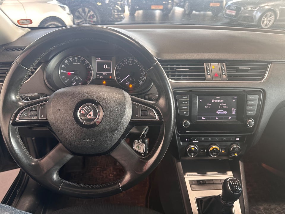 Skoda Octavia 2,0 TDi 150 Elegance Combi 5d