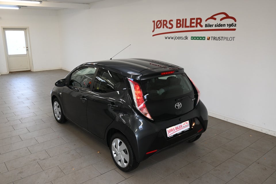 Toyota Aygo 1,0 VVT-i x-play x-touch 5d