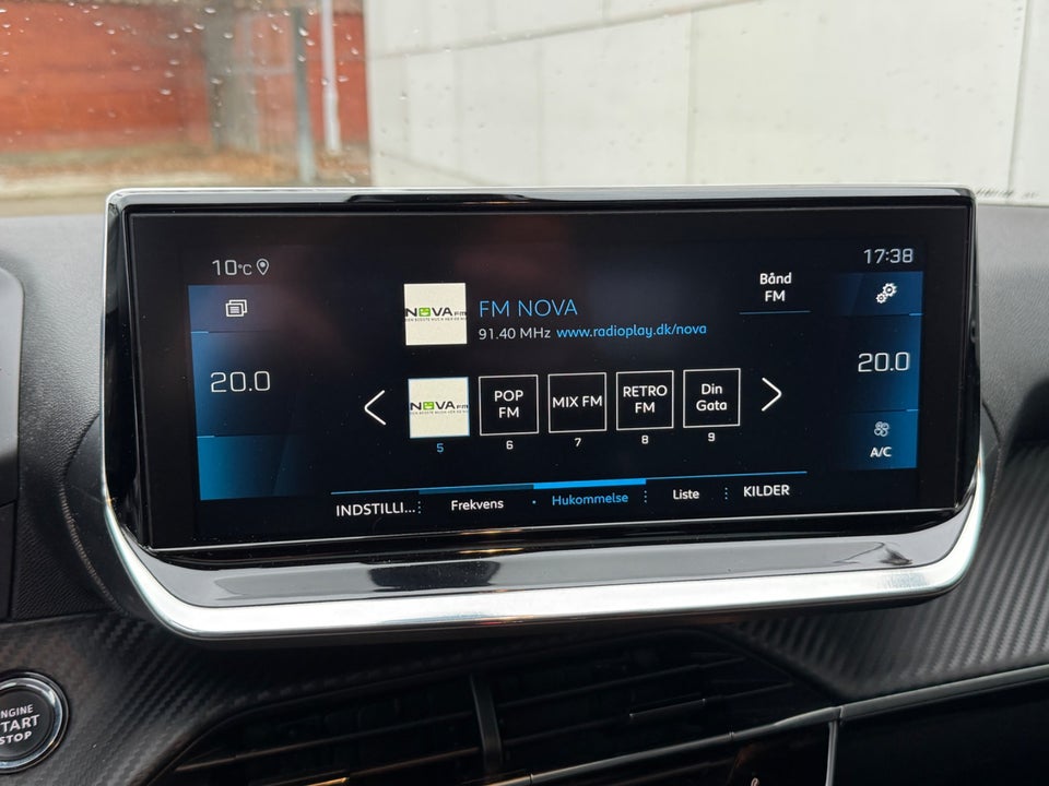 Peugeot 208 1,2 PureTech 100 Allure Sky 5d