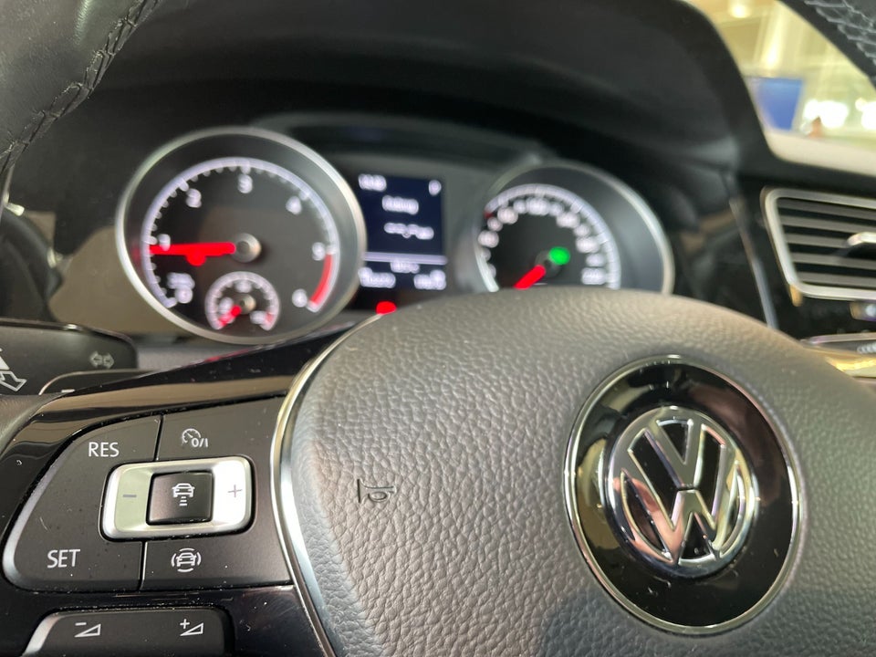 VW Golf VII 1,6 TDi 115 IQ.Drive DSG 5d