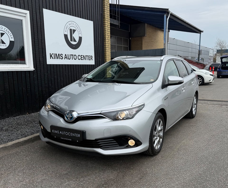 Toyota Auris 1,8 Hybrid H3 Touring Sports CVT 5d
