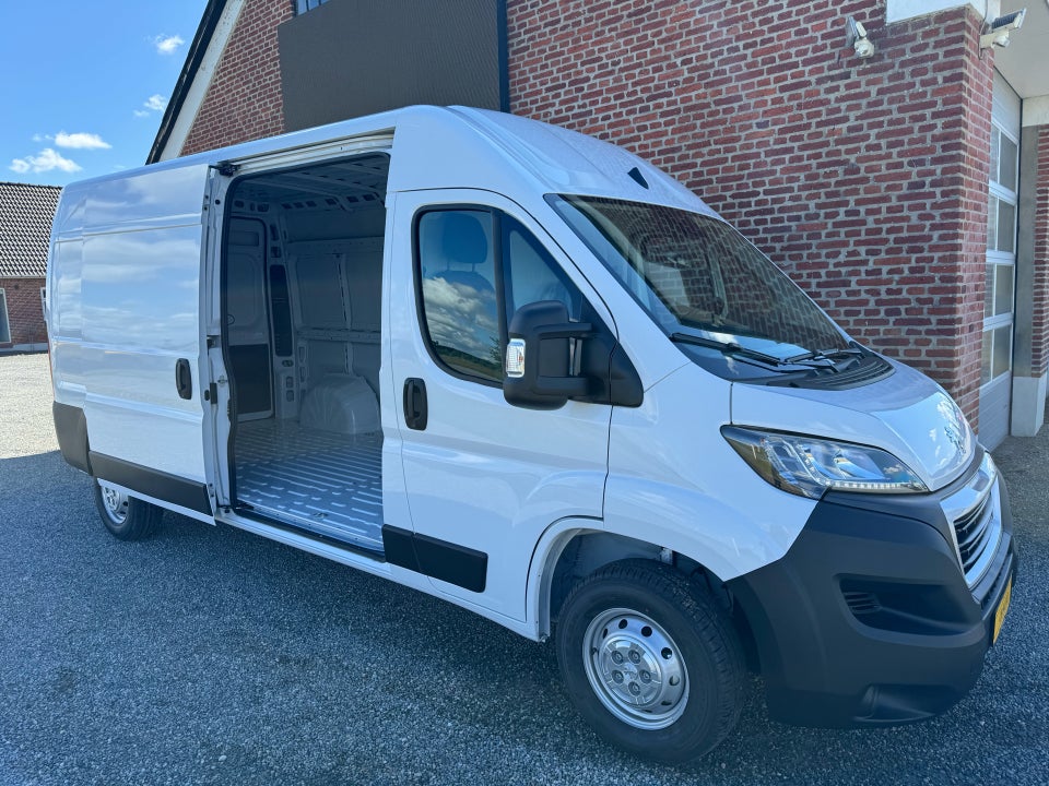 Peugeot Boxer 335 2,2 BlueHDi 140 L3H2 Premium