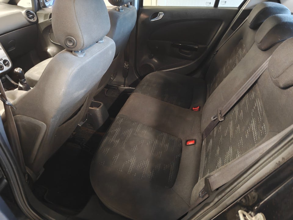 Opel Corsa 1,2 16V Cosmo 5d