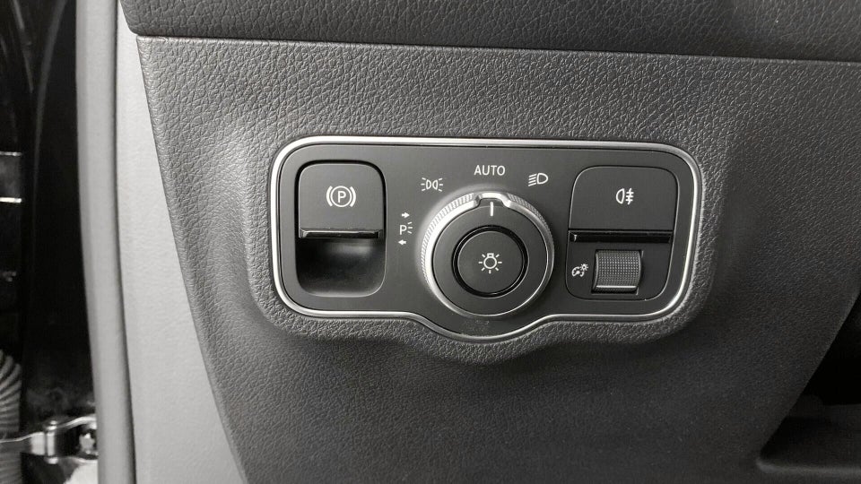 Mercedes EQB250 AMG Line 5d