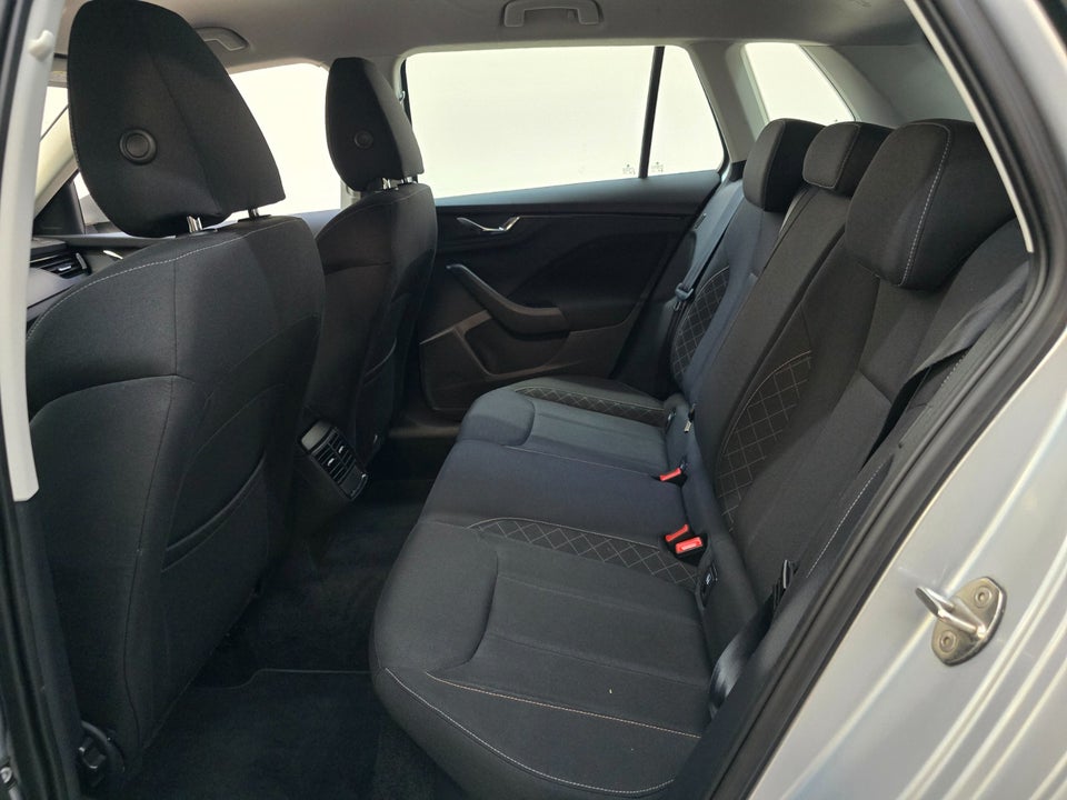 Skoda Kamiq 1,6 TDi 115 Ambition DSG 5d