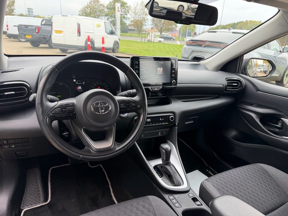 Toyota Yaris 1,5 Hybrid Active Tech+ e-CVT 5d
