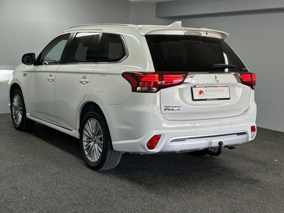 Mitsubishi Outlander 2,4 PHEV Intense CVT 4WD 5d