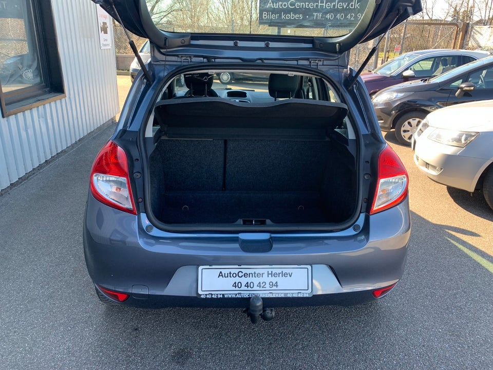 Renault Clio III 1,2 16V Avantage 5d