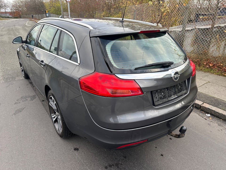 Opel Insignia 1,8 Cosmo Sports Tourer 5d