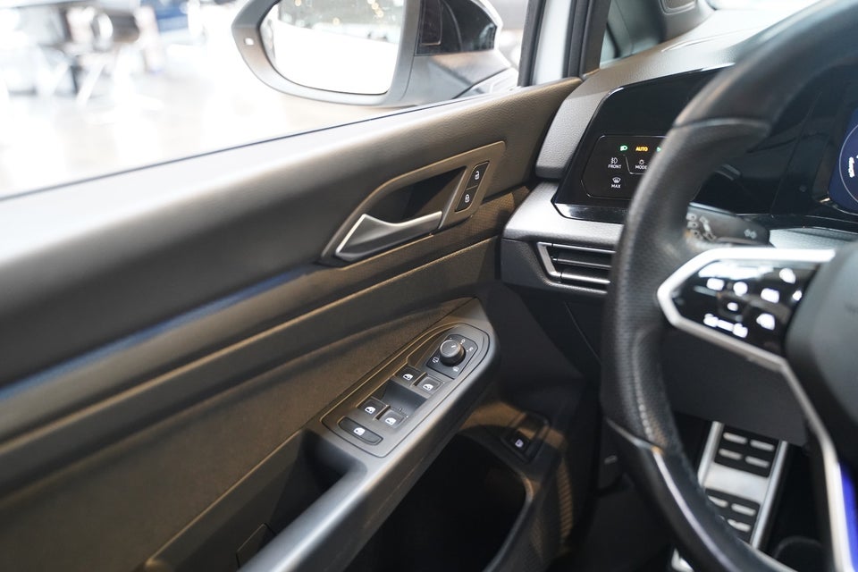 VW Golf VIII 1,4 GTE DSG 5d