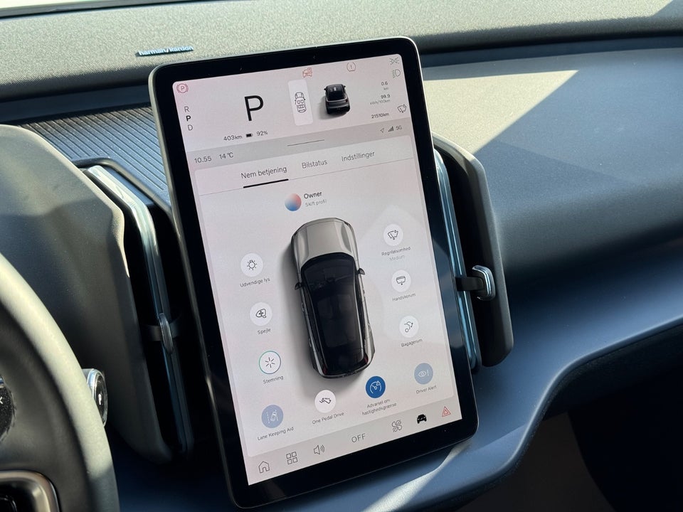 Volvo EX30 Extended Range Plus 5d