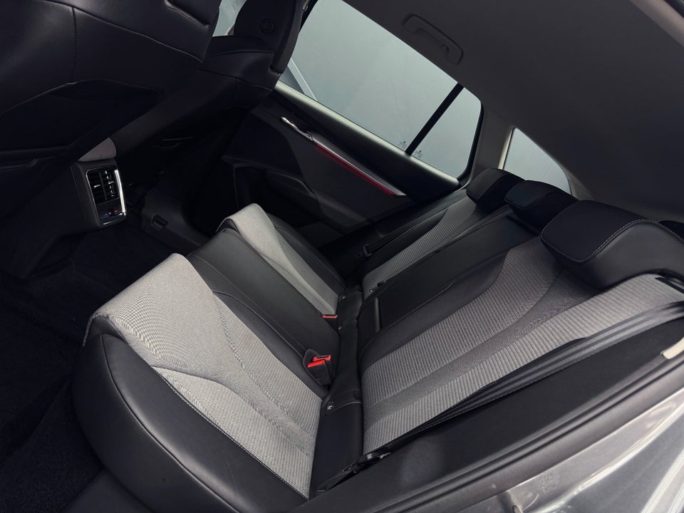 Skoda Enyaq 80 iV Loft 5d