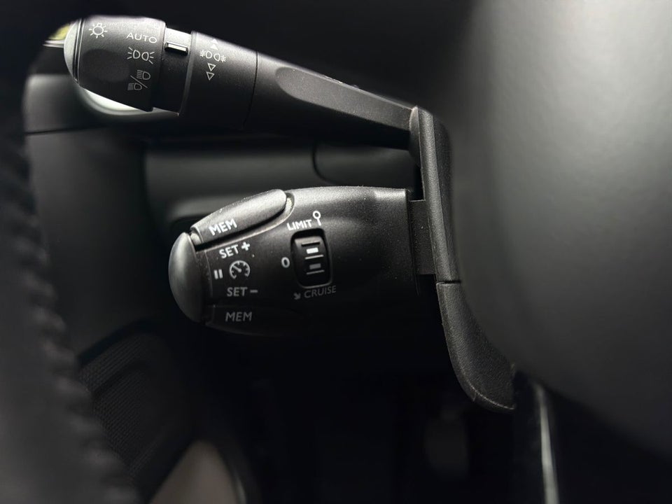 Citroën C3 1,2 PureTech 83 Shine Sport 5d