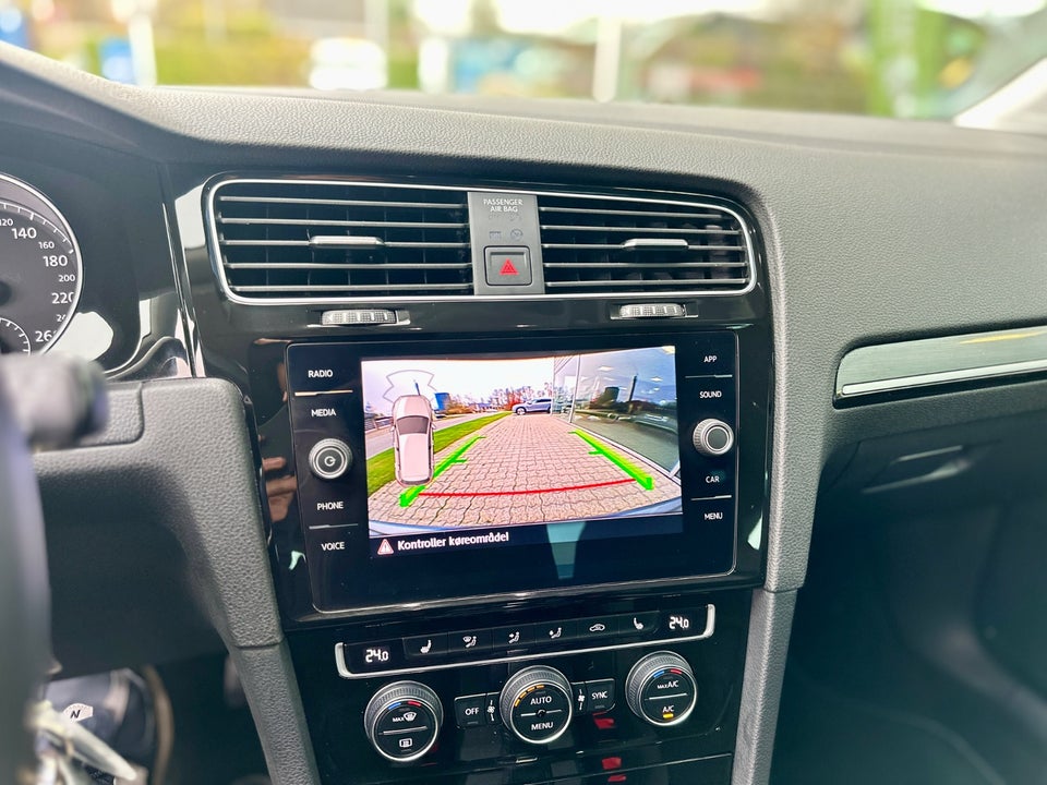 VW Golf VII 1,5 TSi 150 Highline DSG 5d