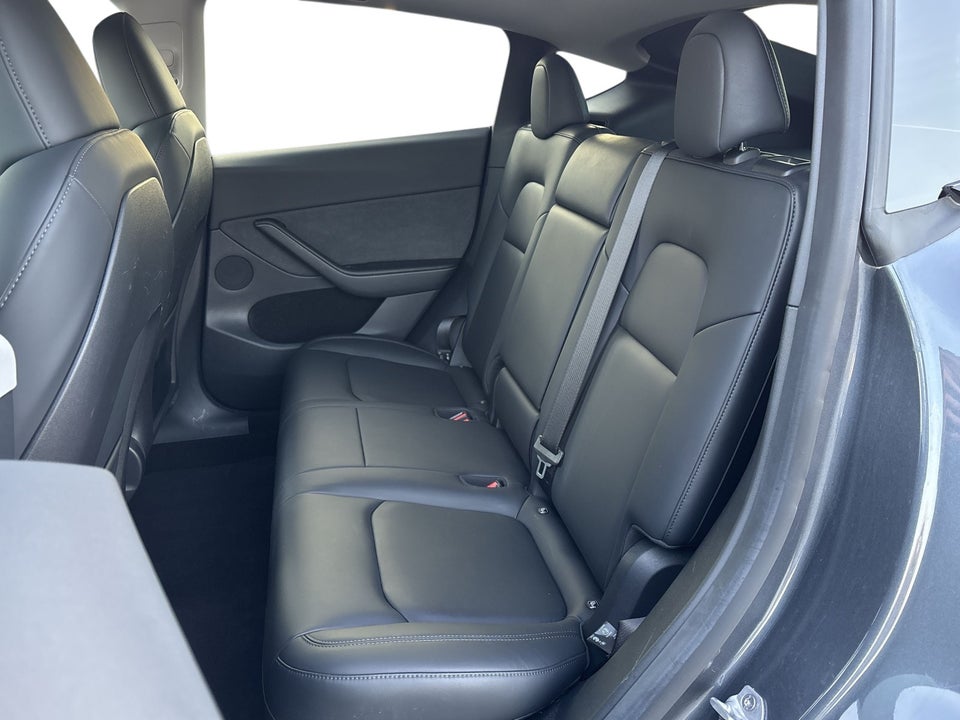 Tesla Model Y Long Range AWD 5d