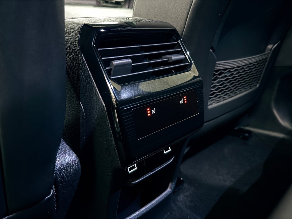 Peugeot e-3008 77 GT Pack 5d