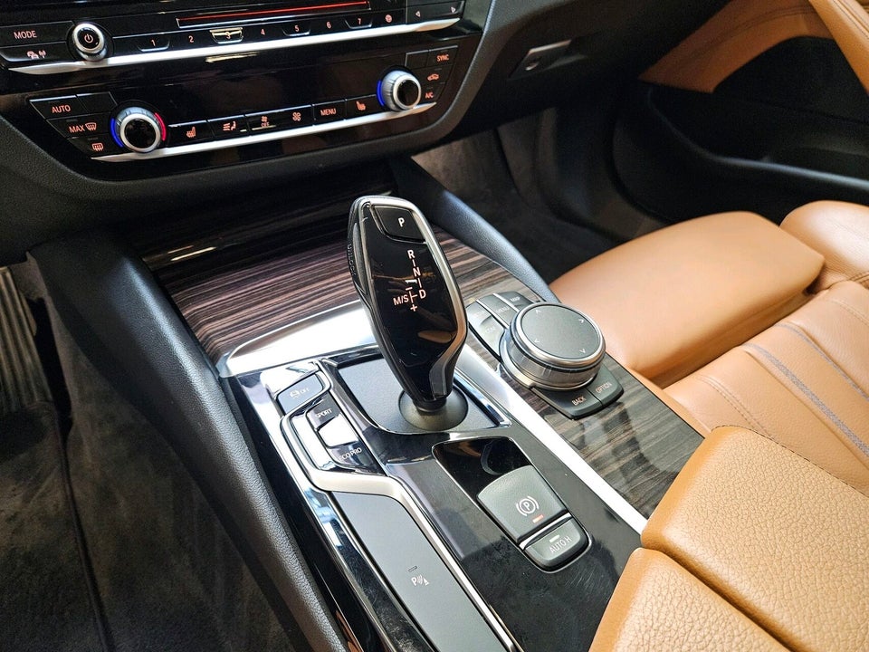 BMW 520d 2,0 Touring Connected aut. 5d