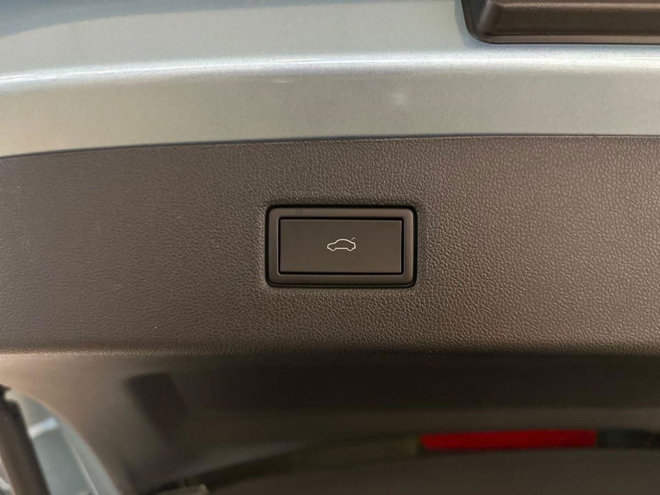 Ford Explorer 84 Premium Extended Range AWD 5d